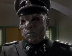 Na'kuhl officer