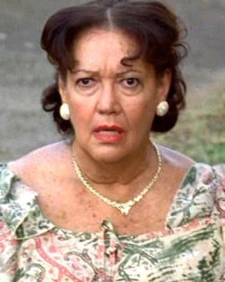 Lillian Hurst als Carmen Reyes