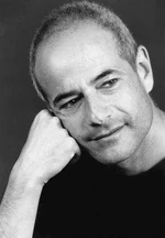 Massimo Rinaldi dubs the voice of Leslie Arzt