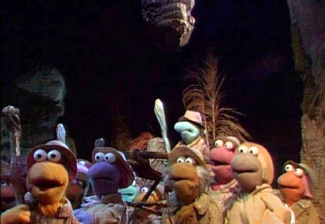 File:Cavefraggleswar.JPG