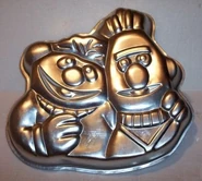 Wilton1977BertErnieCakepan