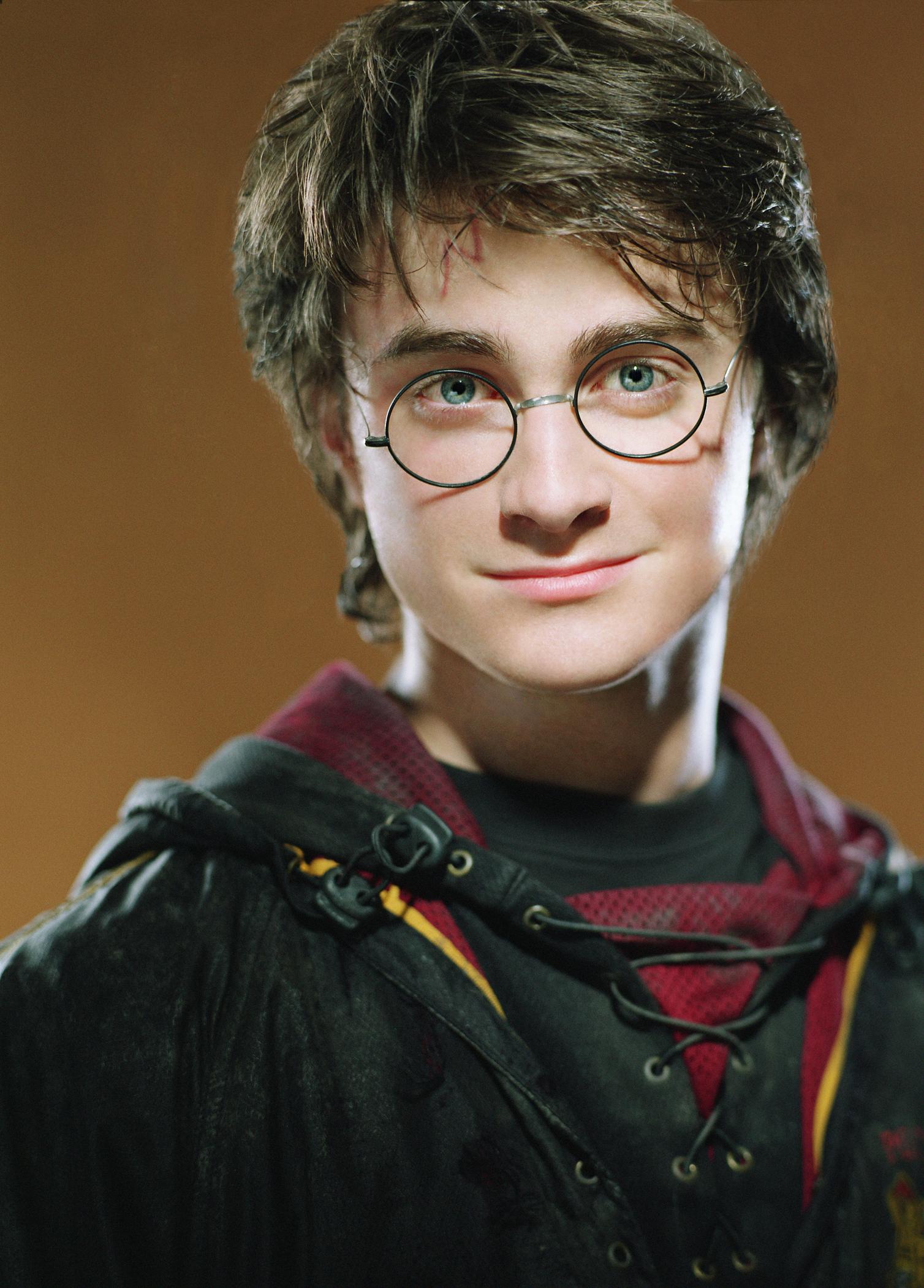 http://images4.wikia.nocookie.net/__cb20071105171228/harrypotter/fr/images/0/05/PromoHP4_Harry6.jpg