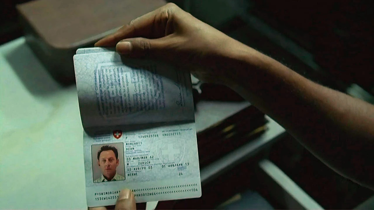 4x03_Ben_passport.jpg