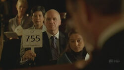 4x05 Charles Widmore Auktion
