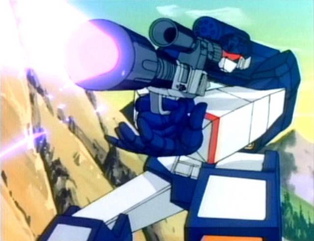 transformers dark of the moon toys soundwave. Soundwave fire Megatron in gun