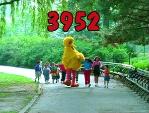3952