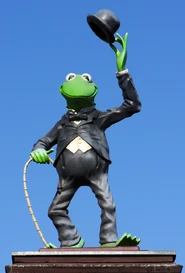 KermitasChaplinStatue