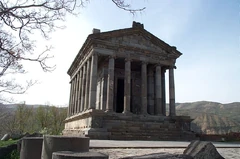 Garni-raffi kojian-DCP 1758