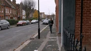 5x03-desmond-walk.jpg