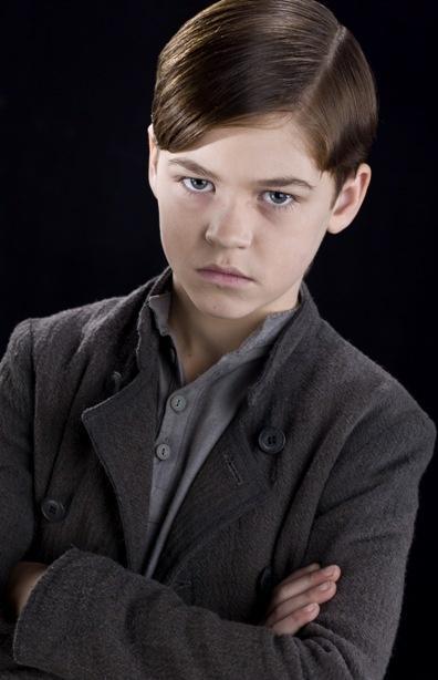 http://images4.wikia.nocookie.net/__cb20090811155820/harrypotter/images/e/e4/Tom_Riddle_(11_years_old).jpg