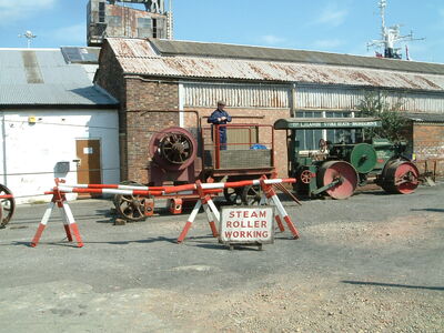 Stone crusher and Road roller at Chatham - DSCF0081