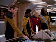 Picard überwacht seine provisorische Brücke