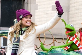 2009macysparadefloatkermit