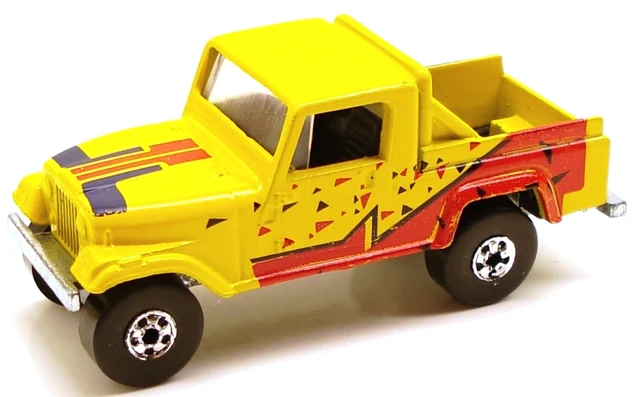 File:Jeepscrambler india bluered.JPG