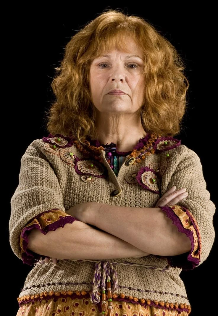 [Image: Molly_Weasley_(HBP_promo)_1.jpg]