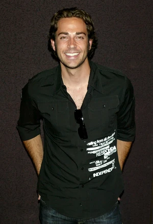 Zachary Levi01.jpg