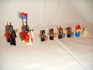 6081 Minifigures