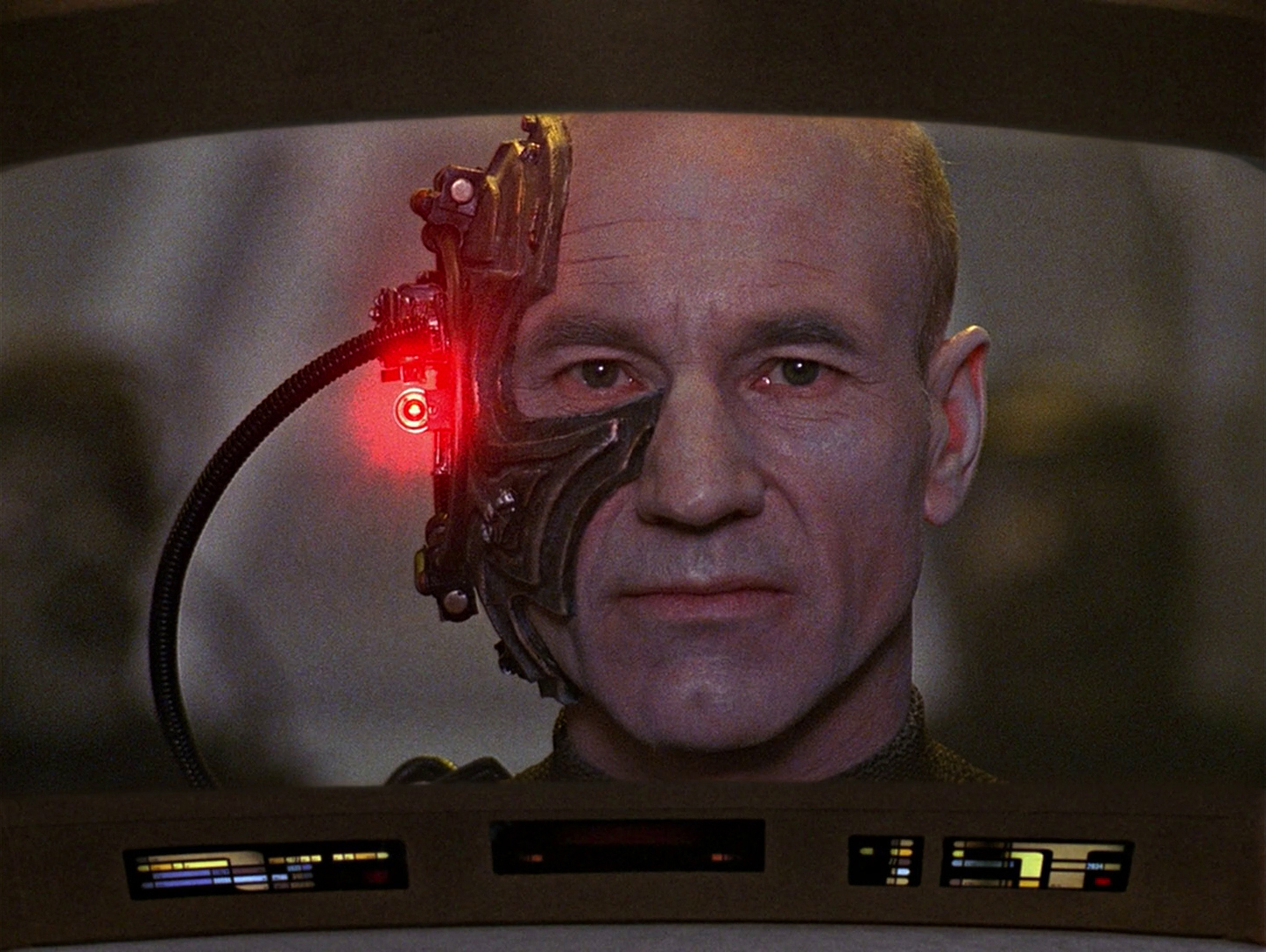 Locutus_on_viewscreen.jpg