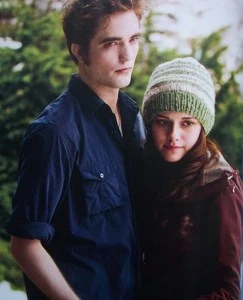 243px-Edward e Bella 3.jpg (18 KB) 243px-Edward e Bella 3