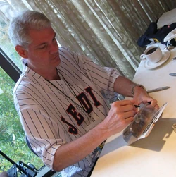 Tom Kane.jpg