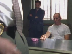 3x06-tommy-int-3