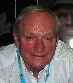 Julian Glover.jpg