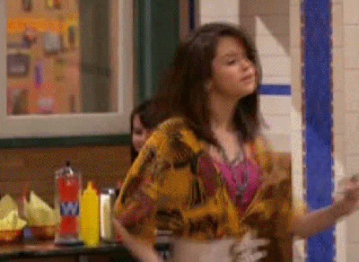 http://images4.wikia.nocookie.net/__cb20101028072739/wizardsofwaverlyplace/images/5/53/2nqtr4g.gif