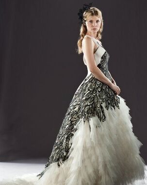 303px-Fleur_Delacour%27s_wedding_dress.jpg