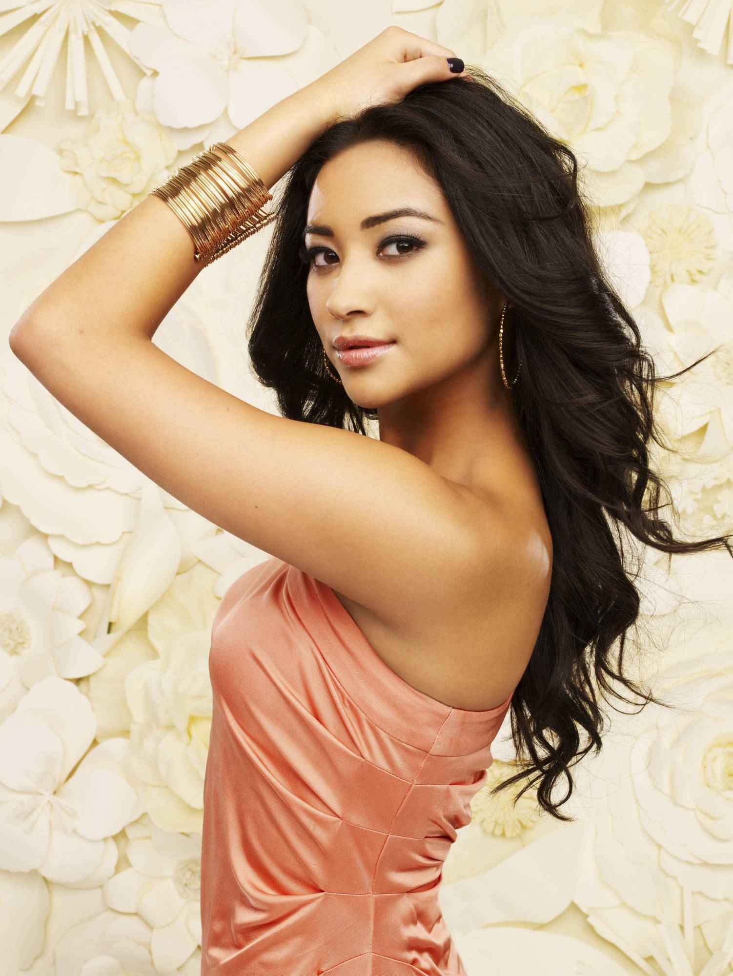 http://images4.wikia.nocookie.net/__cb20101219215832/prettylittleliars/images/7/79/EF009.jpg