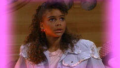 http://images4.wikia.nocookie.net/__cb20110217233854/savedbythebell/images/thumb/b/bd/Ep2Lisa.jpg/242px-Ep2Lisa.jpg