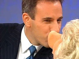 Today-MissPiggyKissedByMattLauer-(1997-10-17)