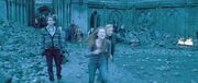 DH2 Ginny Weasley berjalan dan berteriak