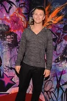 ImagesCAV3V23P-charlie bewley