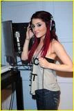 Th ariana-grande-no-album-just-yet-05