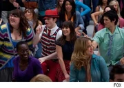 Wpid-glee-born-this-way-300.jpg