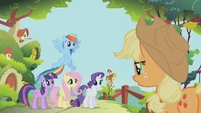 Applejack marshaling her friends S1E10