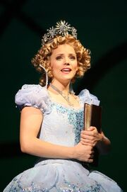 Tn-500 wicked natl tour katie rose clarke as glinda2 c joan marcusm