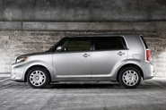 2011scionxb003