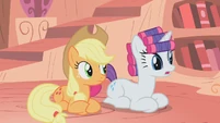 Rarity "Are we getting any warmer?" S1E8