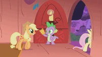 Applejack with her ticket S01E03