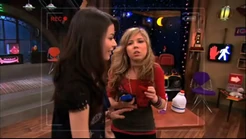 CarlypresseshandtoSam