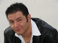 Enrique Cervantes dubs the voice of Edward Mars