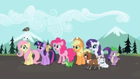 Ponies excited awaiting Rainbow's return S2E7