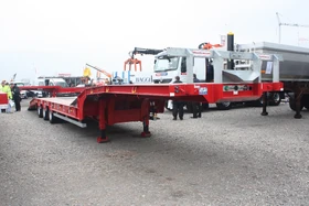 IMG 8083Montracon semi-low loader plant trailer at SED 099 - 