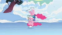 Pinkie Pie skating2 S1E11