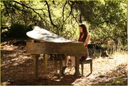 Victoria-justice-reason-video-01