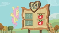 Fluttershy cheers for Rainbow Dash S01E13