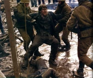 BATMAN BEGINS-093