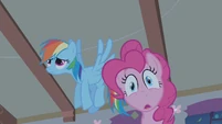 StrangePinkieFace S01E09