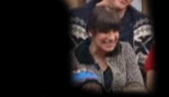 Monchele hug giff2